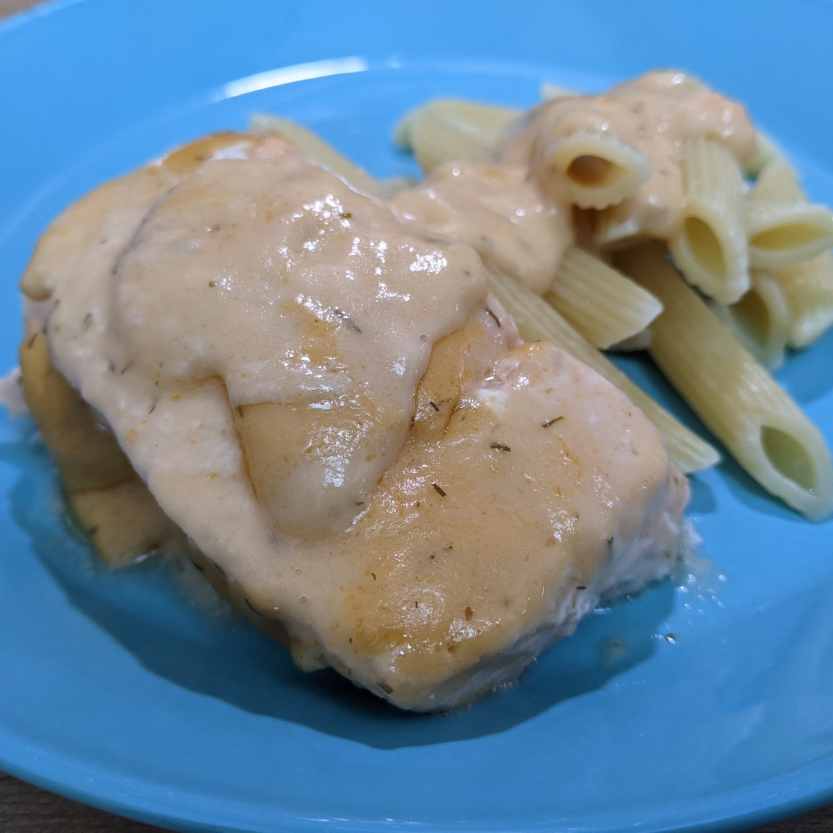 Uunilohi, valmiskastike