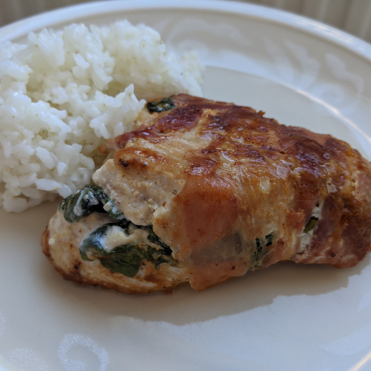 Pekoni-vuohenjuustobroileri