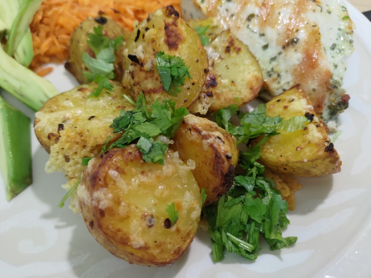 Valkosipulijuustoperunat