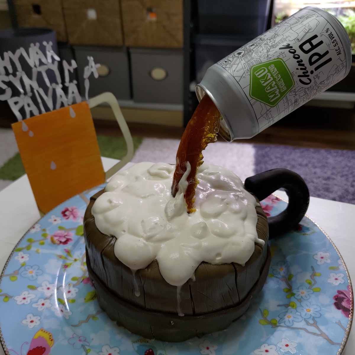 Pikantti täytekakku