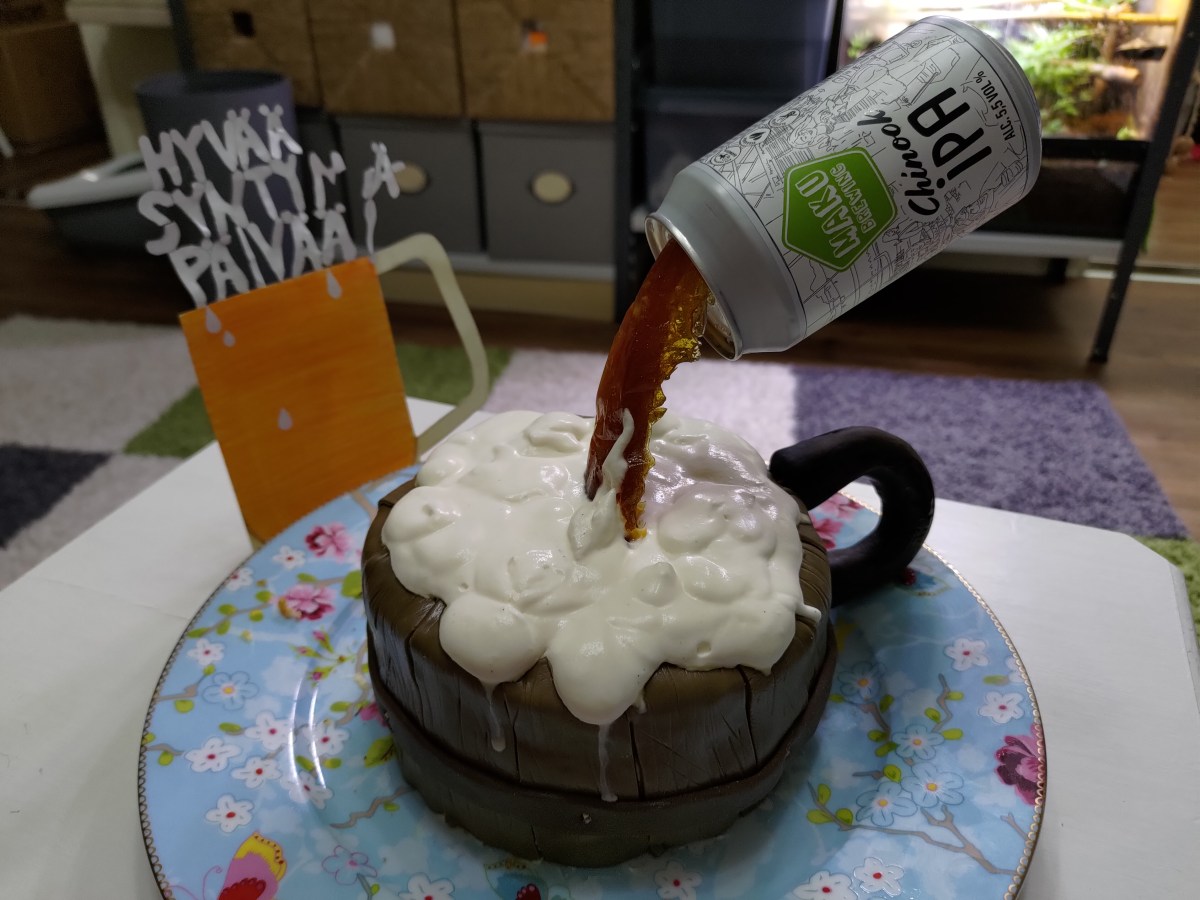 Pikantti täytekakku